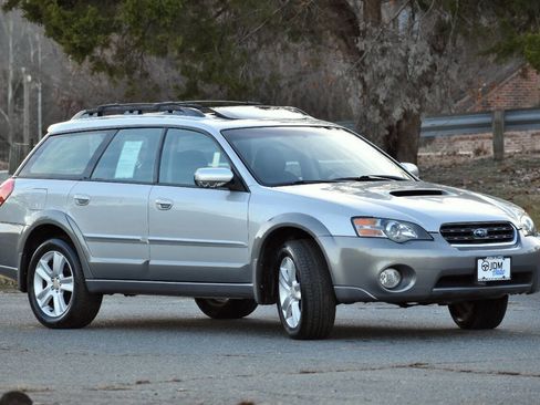 Used 2005 Subaru Outback 2.5XT Limited image 4