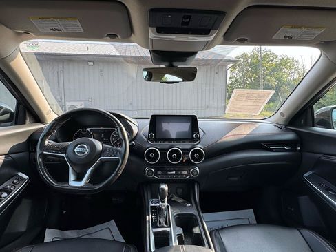 Used 2022 Nissan Sentra SR w/ SR Premium Package FWD image 14