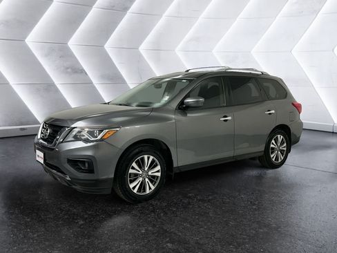 Used 2020 Nissan Pathfinder SV FWD image 3