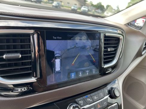 Used 2017 Chrysler Pacifica Touring-L Plus w/ Advanced Safetytec Group image 34