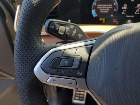 New 2026 Volkswagen Tiguan SEL R-Line AWD/4WD image 26