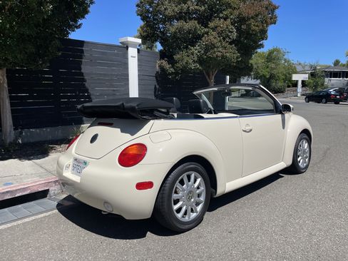 Used 2005 Volkswagen Beetle GLS FWD image 4