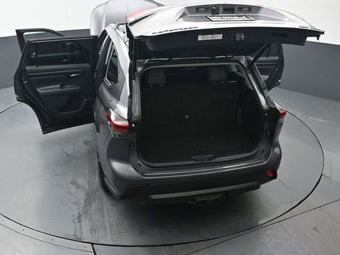 Certified 2021 Toyota Highlander XLE image 51