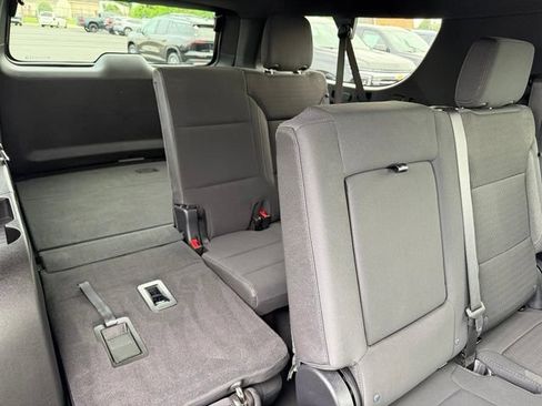 Certified 2025 Chevrolet Suburban LS AWD/4WD image 12