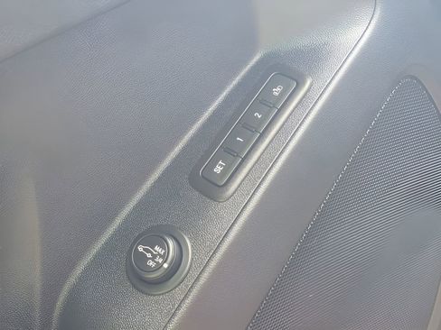 Used 2021 Chevrolet Equinox LT AWD/4WD image 16