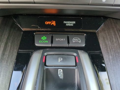 Certified 2018 Honda Clarity Touring image 26
