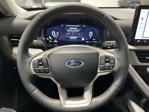 Used 2026 Ford Explorer Active w/ Active Comfort Package image 15