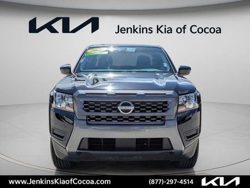 Used 2025 Nissan Frontier SV RWD image 11