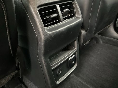 Used 2024 Ford Edge ST-Line image 19