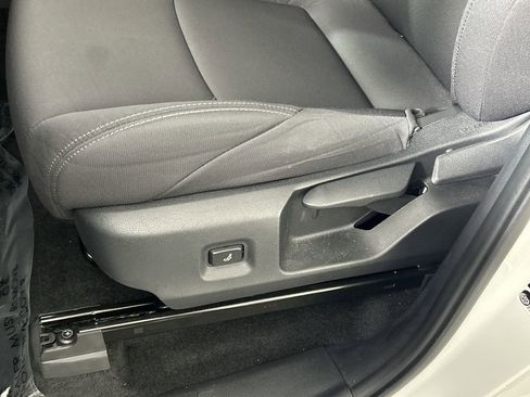 Used 2025 Toyota Tacoma SR5 image 18