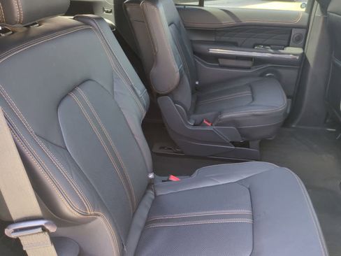 Used 2024 Ford Expedition Platinum image 21