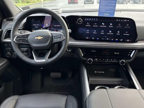 New 2026 Chevrolet Suburban LT w/ Comfort Package AWD/4WD image 2