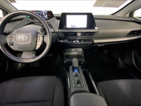 Used 2025 Toyota Prius LE AWD/4WD image 15