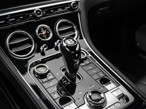 Used 2022 Bentley Continental GT AWD/4WD image 54
