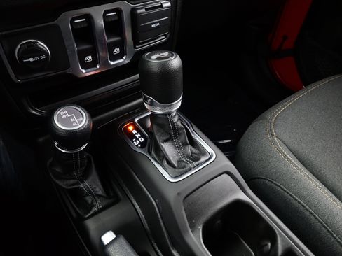 Used 2024 Jeep Wrangler Sport S image 19