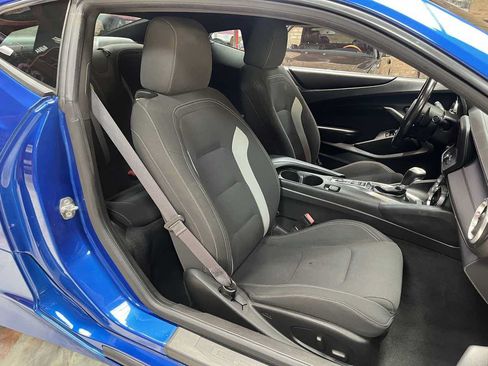 Used 2016 Chevrolet Camaro LT RWD image 22