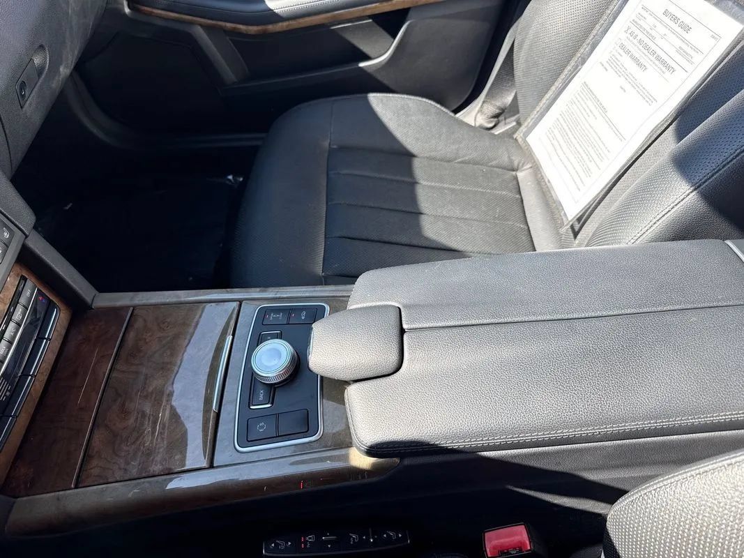 Used 2011 Mercedes-Benz E 550 4MATIC Sedan w/ Premium 2 Pkg image 72