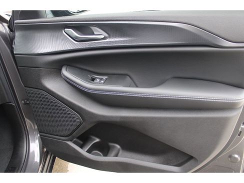 New 2025 Jeep Grand Cherokee L Altitude image 22