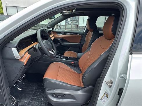 New 2026 Volkswagen Tiguan SEL R-Line AWD/4WD image 13