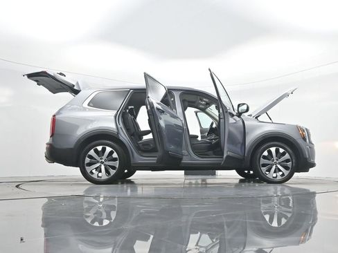 Used 2022 Kia Telluride S AWD/4WD image 45