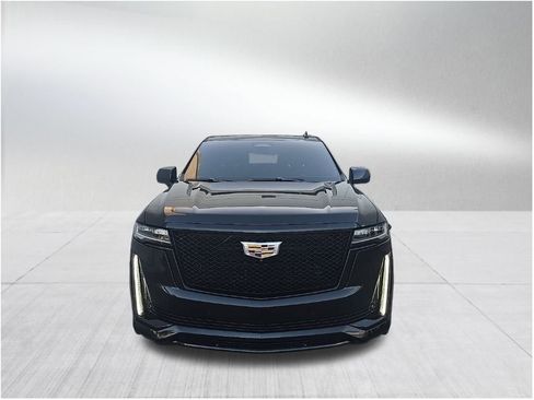 Used 2022 Cadillac Escalade ESV Luxury image 3