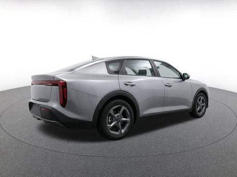 Used 2026 Kia K4 FWD image 8