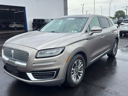 Used 2019 Lincoln Nautilus Select AWD/4WD image 6
