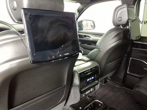 Used 2024 Jeep Wagoneer Series II w/ Convenience Group I AWD/4WD image 10