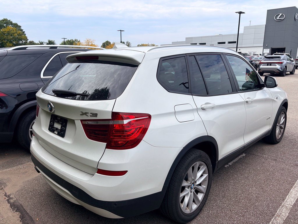 Used 2017 BMW X3 sDrive28i RWD image 9