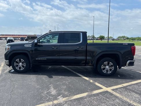 Used 2019 GMC Sierra 1500 SLE w/ X31 Off-Road Package AWD/4WD image 8