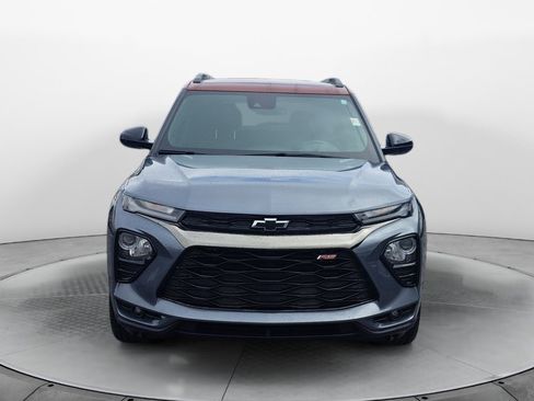 Used 2022 Chevrolet TrailBlazer RS w/ Technology Package FWD image 2