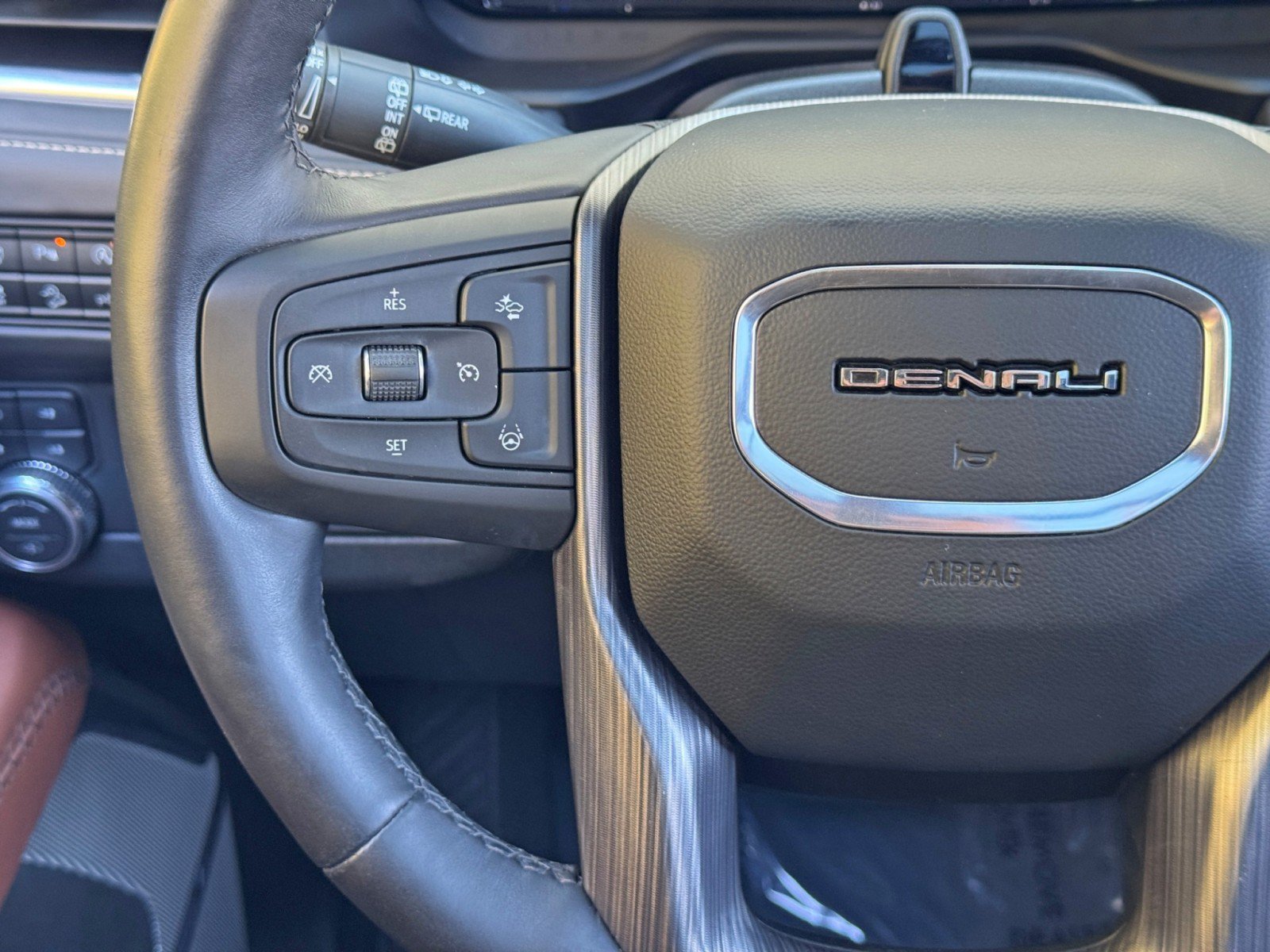 Used 2023 GMC Yukon Denali Ultimate AWD/4WD image 22