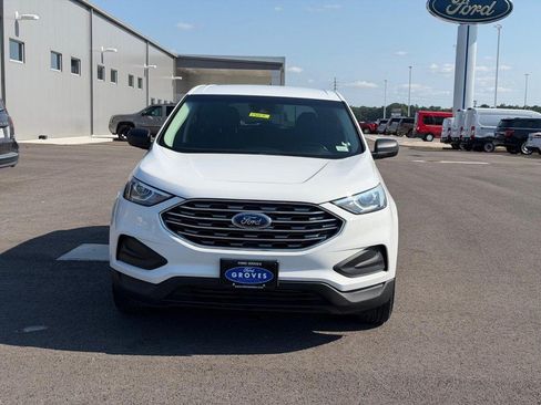 Used 2019 Ford Edge SE FWD image 2