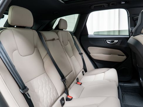 New 2026 Volvo XC60 B5 Core w/ Climate Package image 24