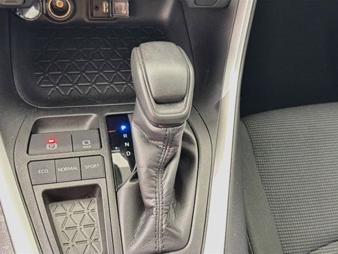 Used 2019 Toyota RAV4 LE w/ Carpet Mat Package FWD image 23