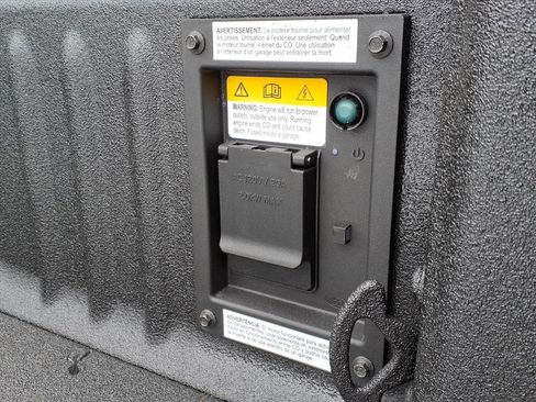 New 2026 Ford F250 Platinum w/ FX4 Off-Road Package image 9