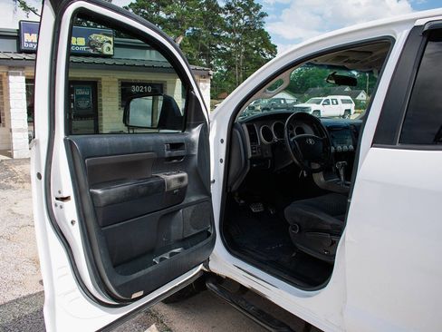 Used 2010 Toyota Tundra 4x4 Double Cab image 10