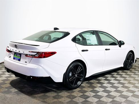 New 2026 Toyota Camry Hybrid image 8