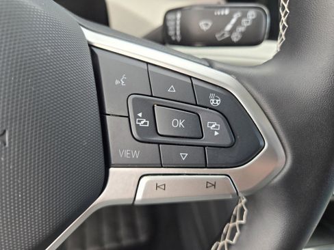 Used 2025 Volkswagen Taos S image 13