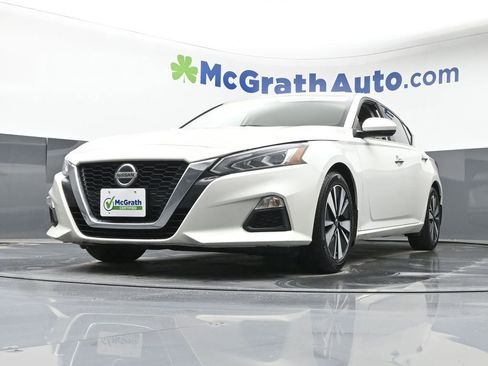 Used 2022 Nissan Altima 2.5 SV w/ SV Premium Package image 6