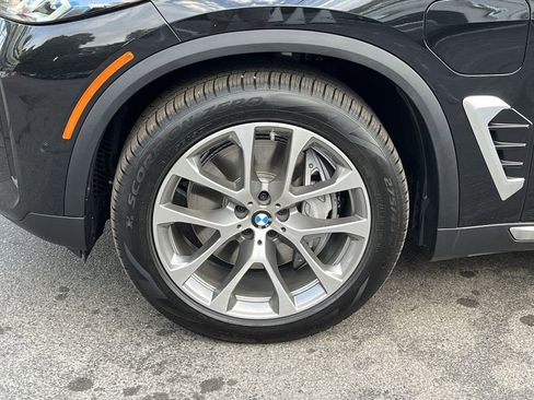 New 2026 BMW X5 xDrive50e image 10