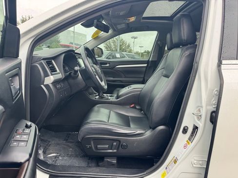 Used 2018 Toyota Highlander XLE image 27