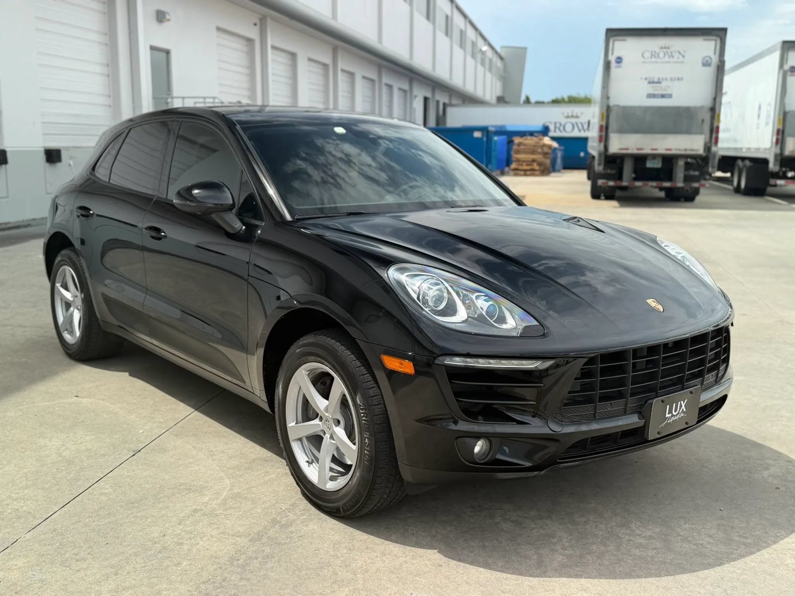 Used 2018 Porsche Macan Sport Edition AWD/4WD image 4