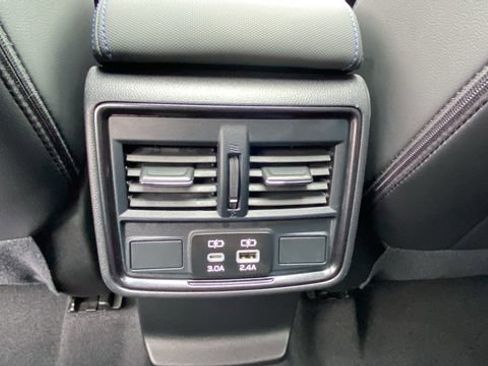 Used 2025 Subaru Forester Limited image 16