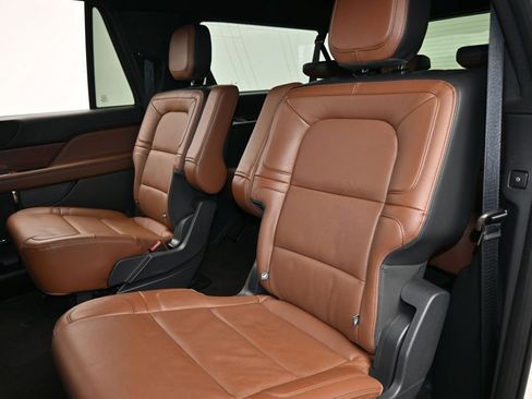 Used 2023 Lincoln Navigator L Reserve w/ Monochromatic Package image 41