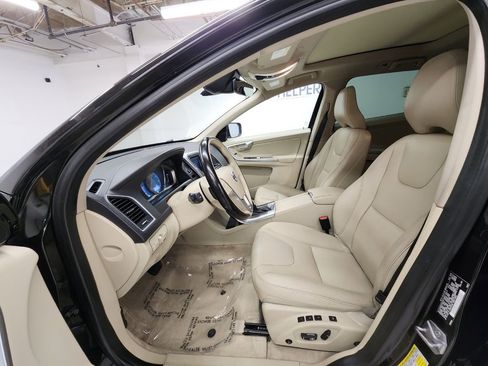 Used 2016 Volvo XC60 T6 image 5