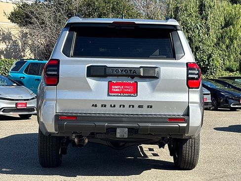 Used 2026 Toyota 4Runner SR5 AWD/4WD image 8