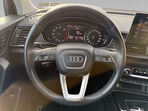 Used 2021 Audi Q5 Premium w/ Convenience Package image 12