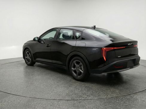 Used 2025 Kia K4 LXS image 6