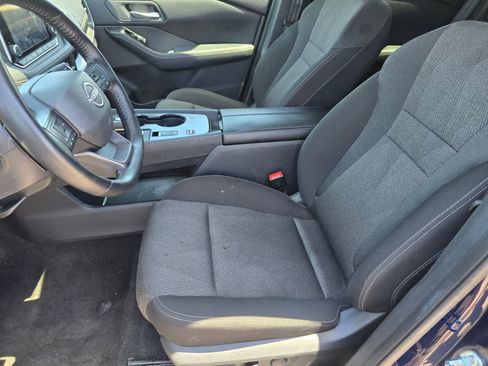 Used 2025 Nissan Rogue SV FWD image 13